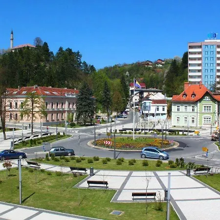 Sedko Stan Mala Lisa Kod Radara Cazin